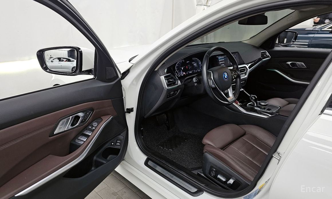 2022 BMW 3 серии VII (G2x) 320e Luxury с пробегом 49 742 км