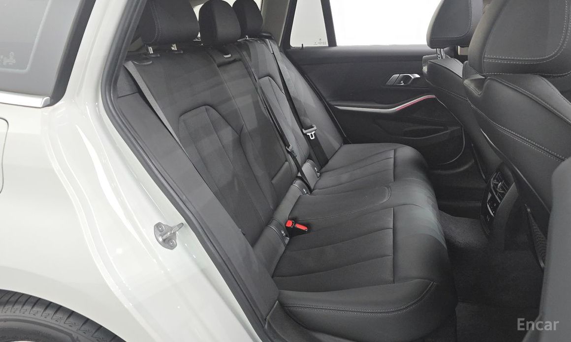 2023 BMW 3 серии VII (G2x) 320d Touring с пробегом 16 958 км
