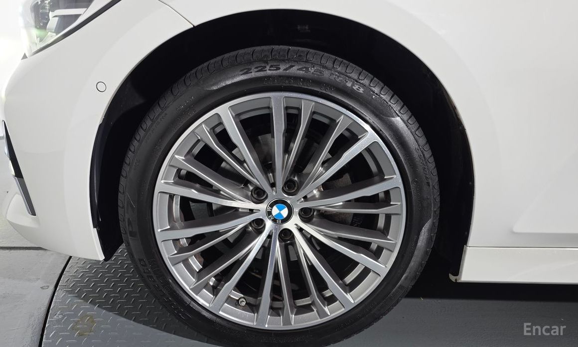 2022 BMW 3 серии VII (G2x) 320i Luxury с пробегом 65 312 км