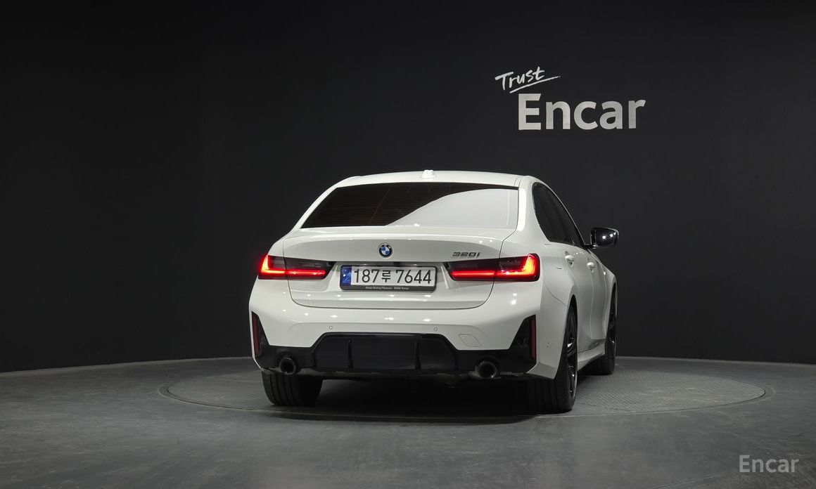 2023 BMW 3 серии VII (G2x) 320i M Sport с пробегом 12 700 км