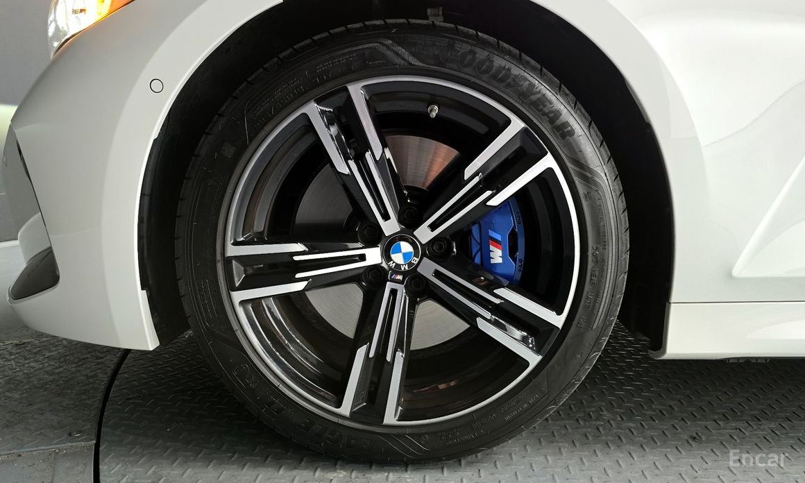 2023 BMW 3 серии VII (G2x) 320i M Sport с пробегом 12 700 км