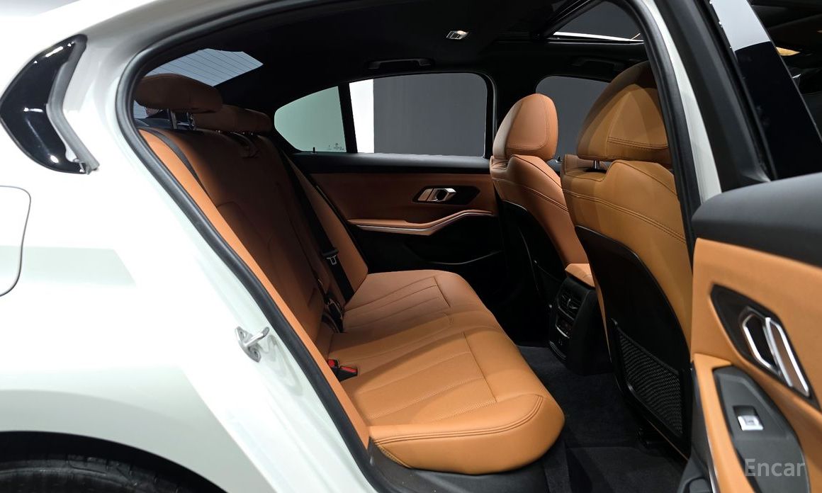 2023 BMW 3 серии VII (G2x) 320i M Sport с пробегом 12 700 км
