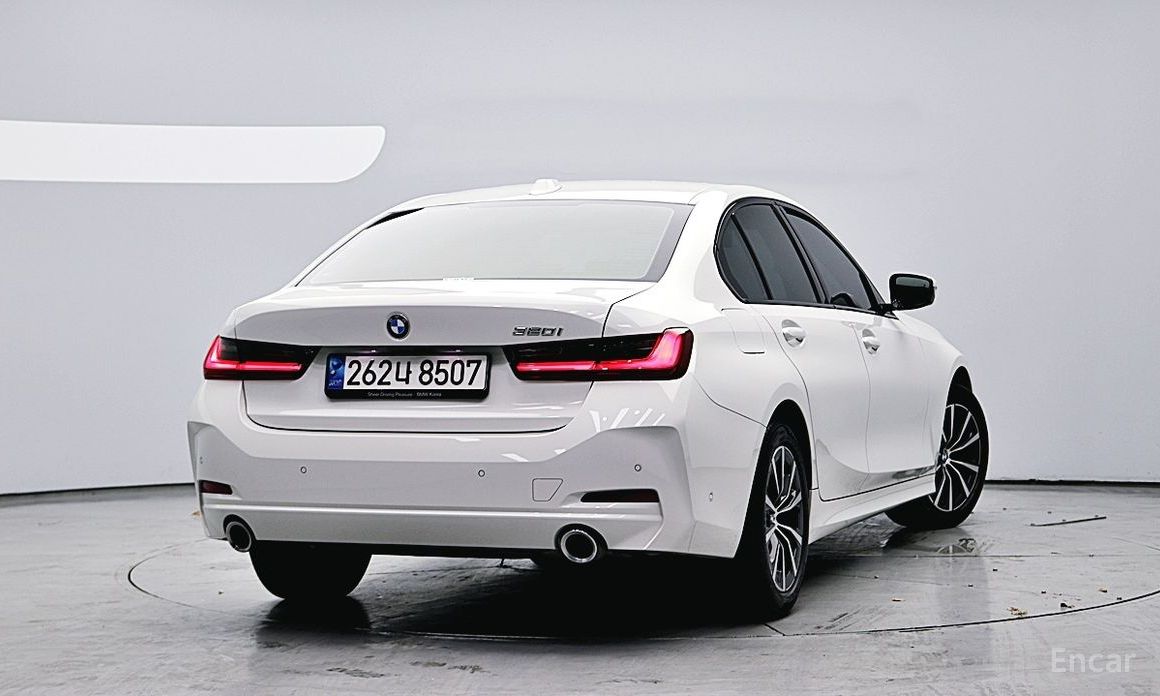 2023 BMW 3 серии VII (G2x) 320i с пробегом 25 508 км