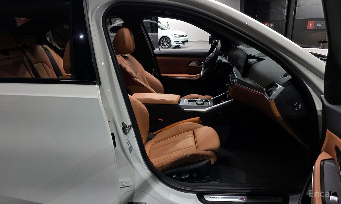 2023 BMW 3 серии VII (G2x) 320i M Sport с пробегом 35 563 км