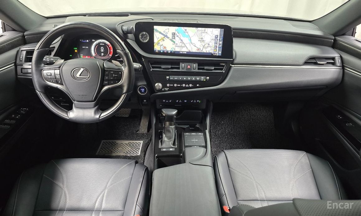 2022 Lexus ES VII Рестайлинг Luxury Plus с пробегом 33 053 км
