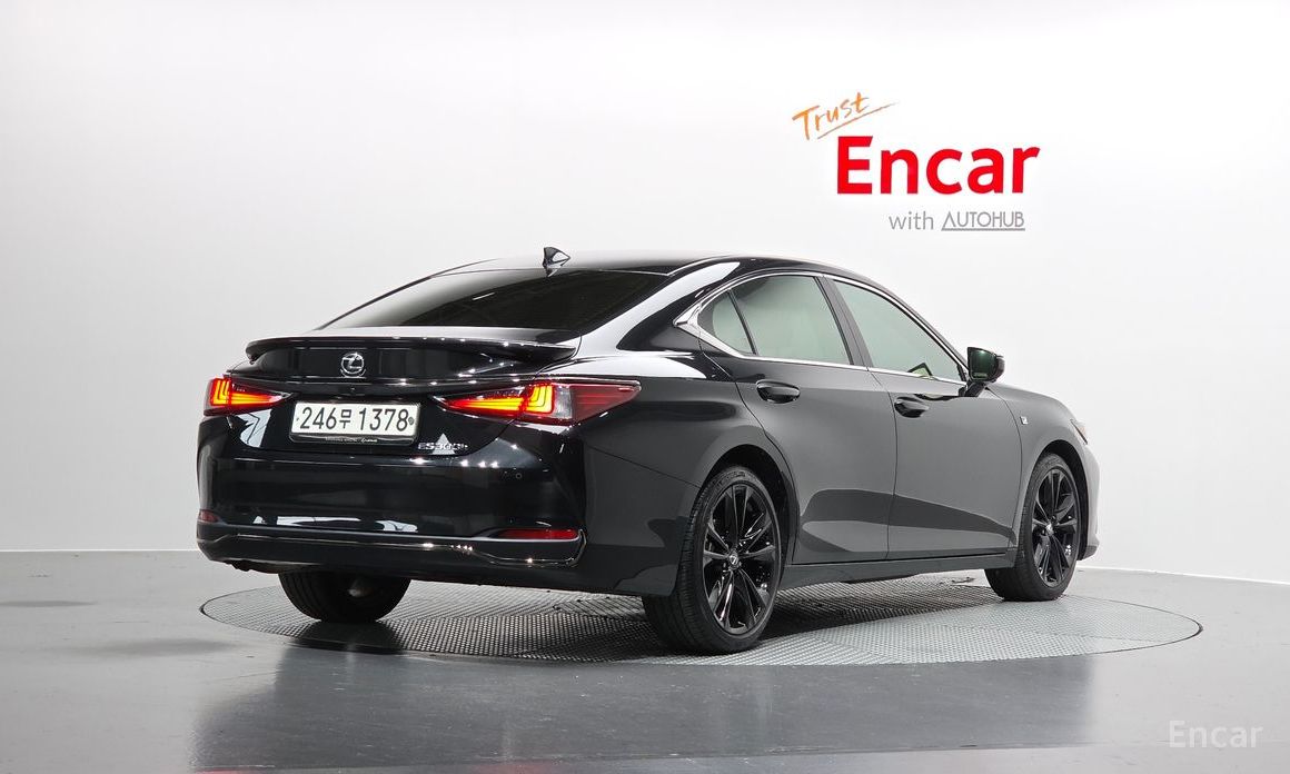 2023 Lexus ES VII Рестайлинг F-Sport с пробегом 56 465 км