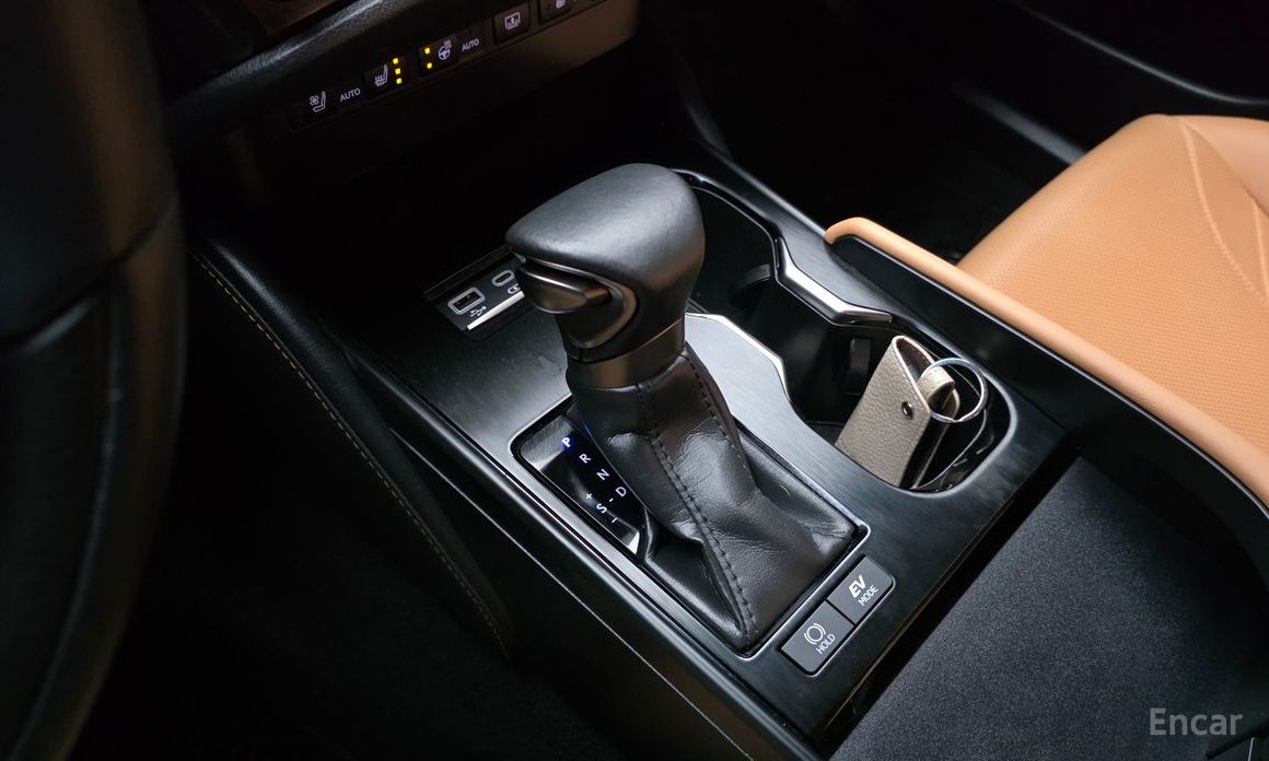 2023 Lexus ES VII Рестайлинг Luxury Plus с пробегом 44 994 км