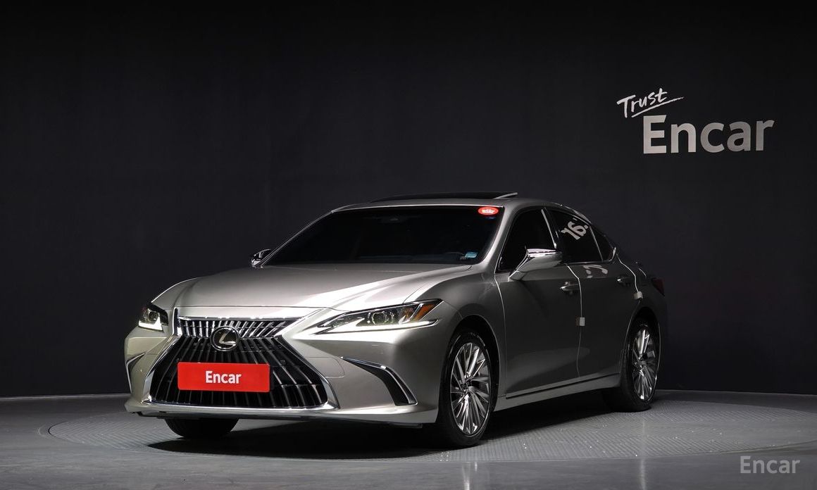 2023 Lexus ES VII Рестайлинг Luxury Plus с пробегом 82 511 км