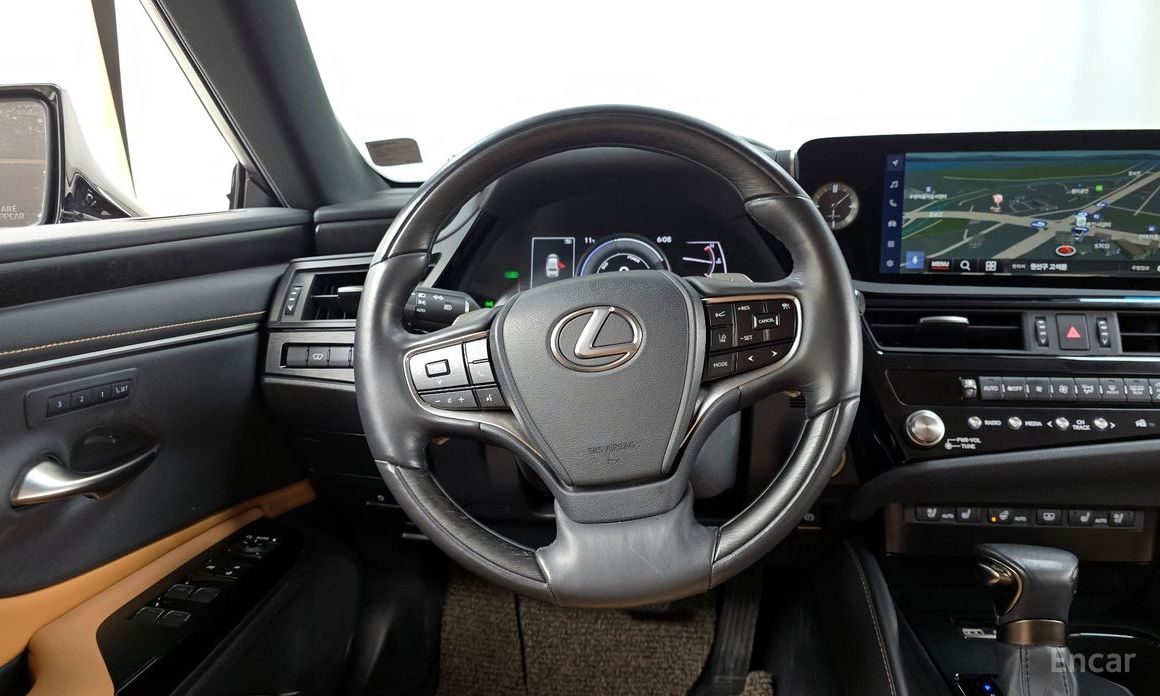 2023 Lexus ES VII Рестайлинг Luxury Plus с пробегом 82 511 км