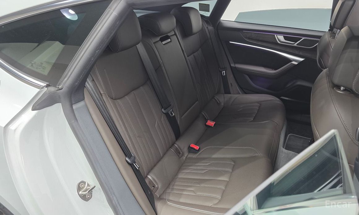 2020 Audi A7 II (4K) 55 TFSI Quattro Premium с пробегом 24 089 км
