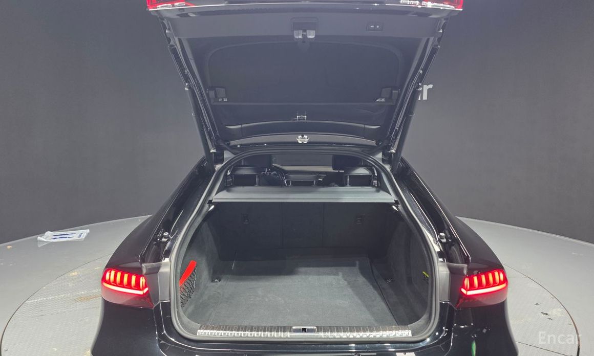 2020 Audi A7 II (4K) 55 TFSI Quattro Premium с пробегом 76 595 км