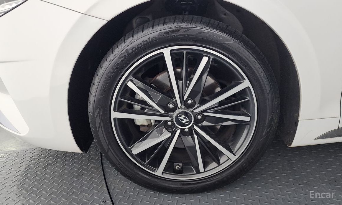 2022 Hyundai Grandeur VI Рестайлинг 2.5 Le Blanc с пробегом 76 115 км
