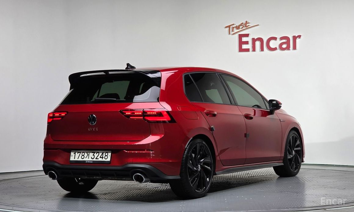 2022 Volkswagen Golf VIII 2.0 GTI с пробегом 40 143 км
