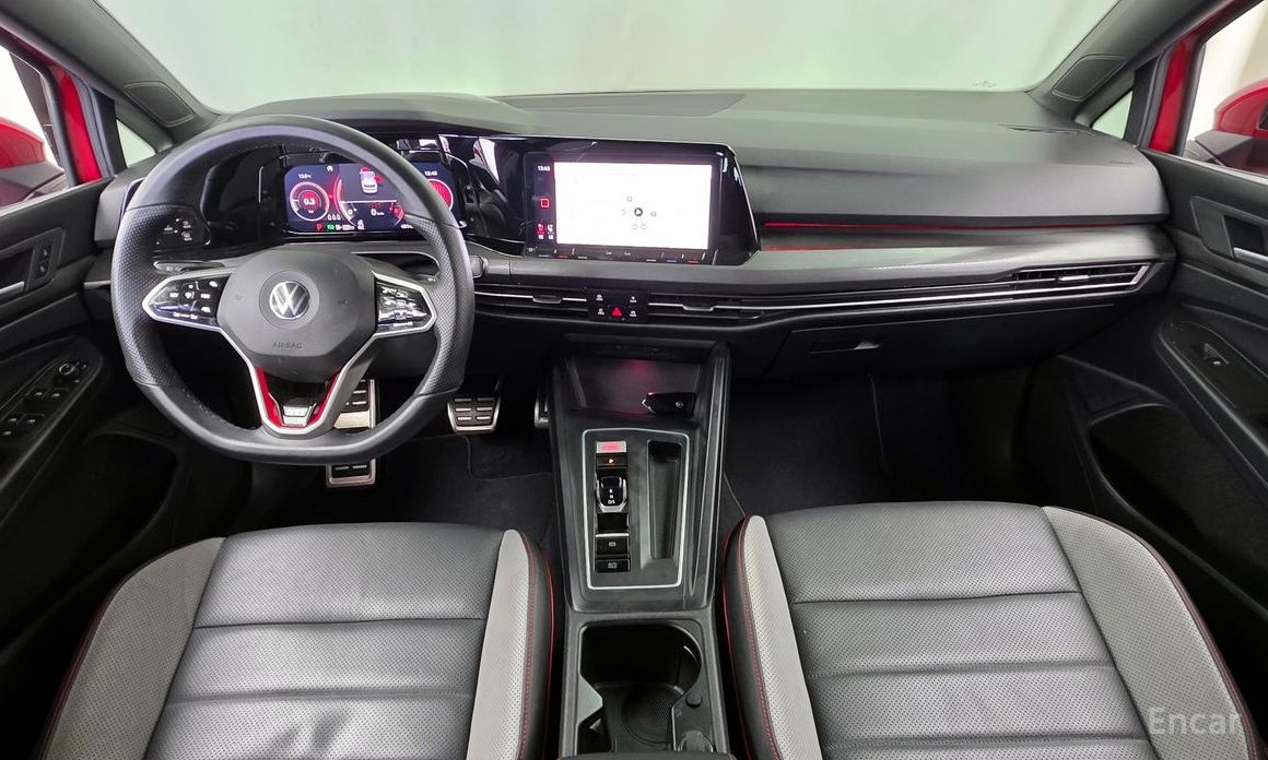 2022 Volkswagen Golf VIII 2.0 GTI с пробегом 40 143 км