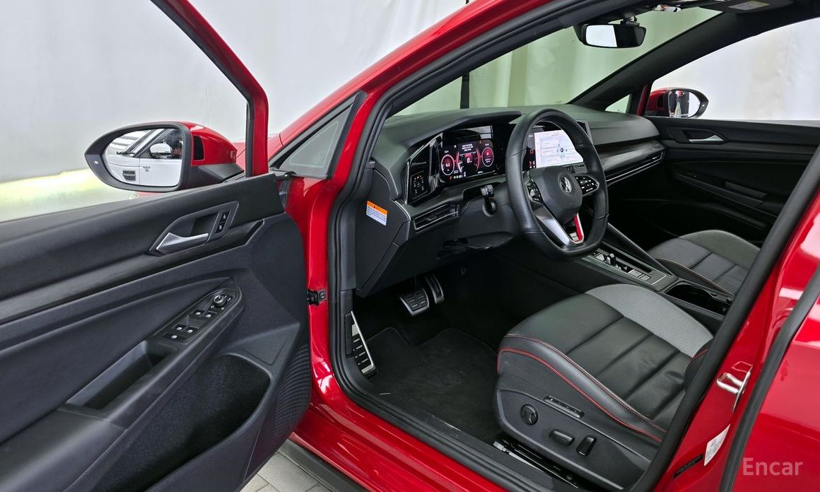 2022 Volkswagen Golf VIII 2.0 GTI с пробегом 40 143 км