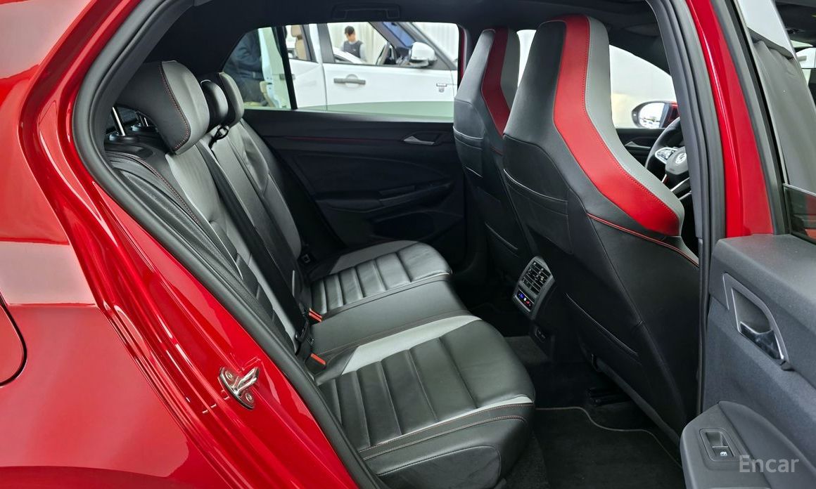 2022 Volkswagen Golf VIII 2.0 GTI с пробегом 40 143 км