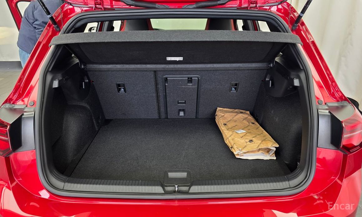 2022 Volkswagen Golf VIII 2.0 GTI с пробегом 40 143 км
