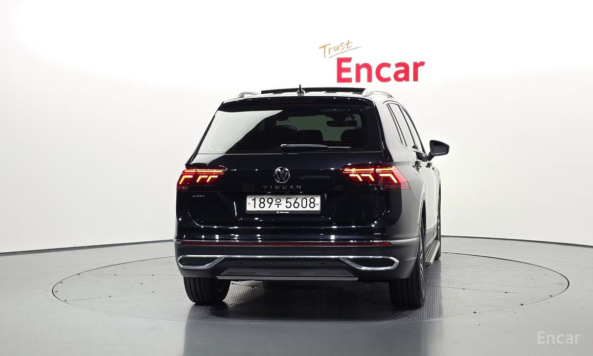 2022 Volkswagen Tiguan II Рестайлинг 2.0 TSI Prestige с пробегом 4 573 км