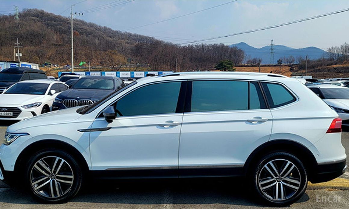 2022 Volkswagen Tiguan II Рестайлинг 2.0 TSI Prestige с пробегом 44 712 км