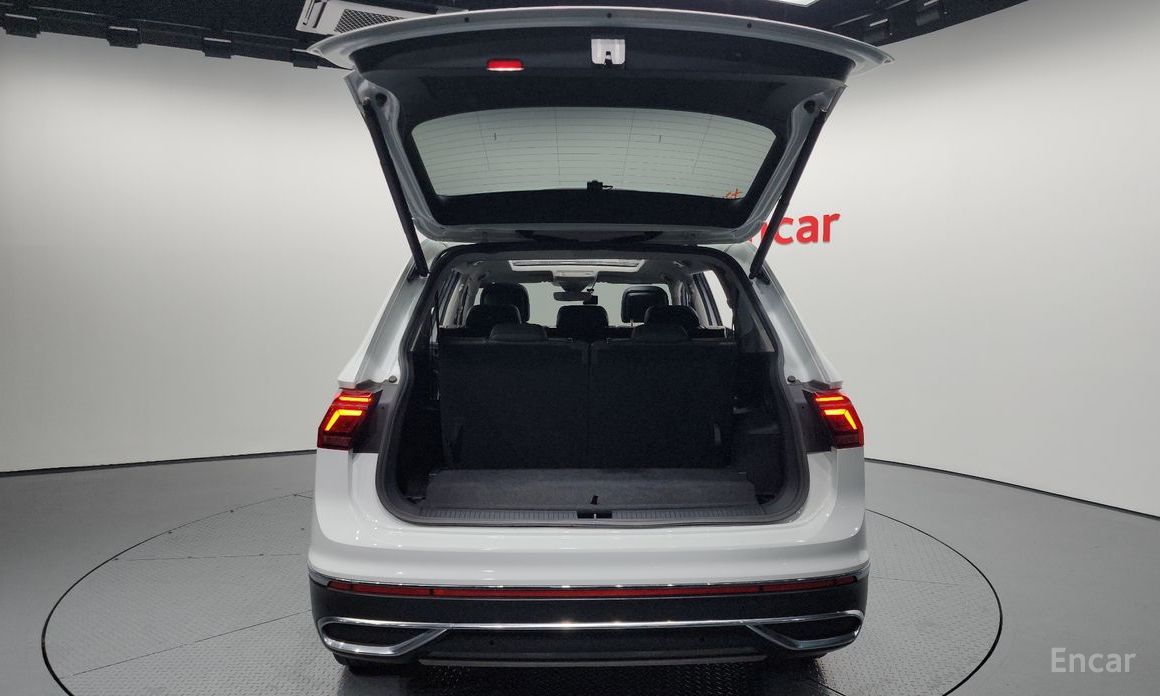 2022 Volkswagen Tiguan II Рестайлинг 2.0 TSI Prestige с пробегом 60 353 км