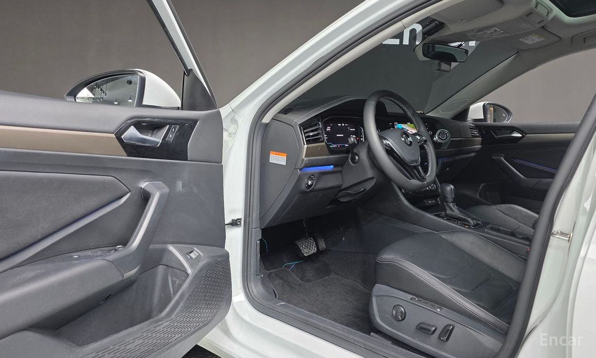 2021 Volkswagen Jetta VII Рестайлинг 1.4 TSI Prestige с пробегом 31 983 км