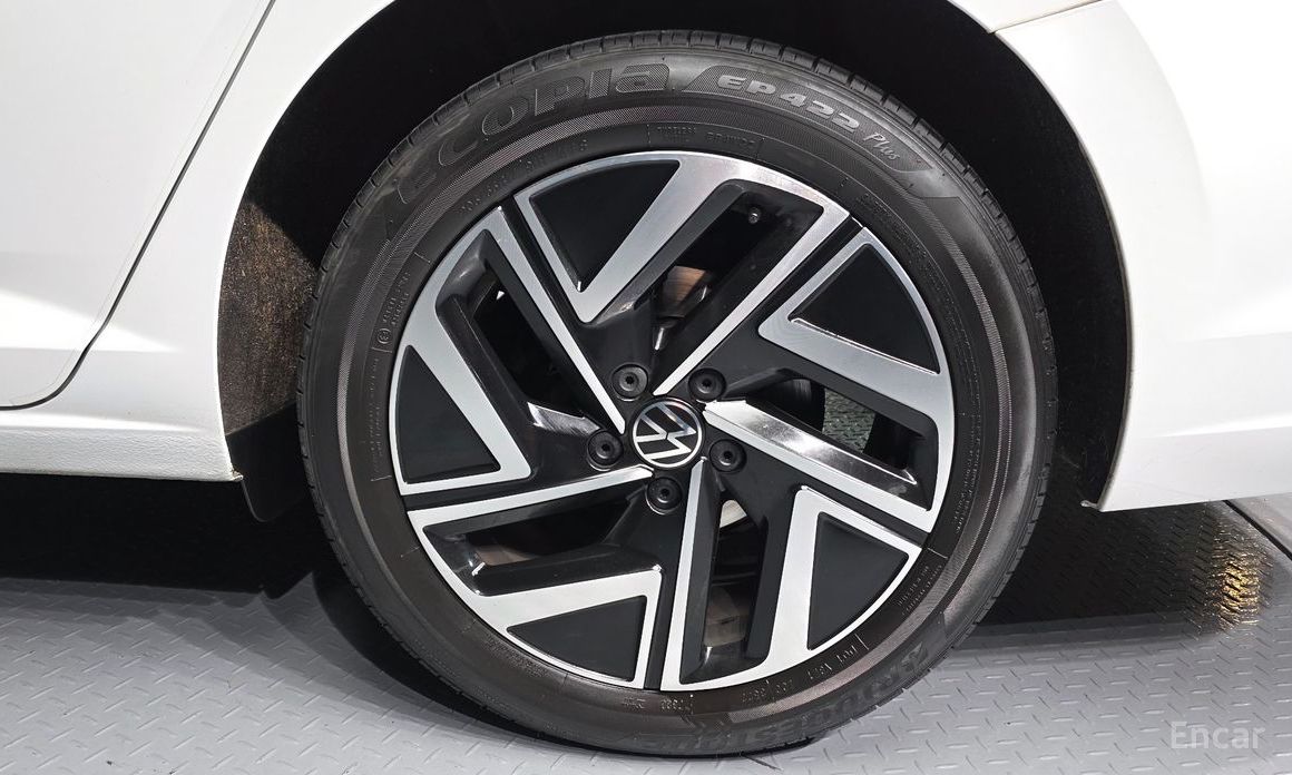 2022 Volkswagen Jetta VII Рестайлинг 1.5 TSI Prestige с пробегом 66 704 км