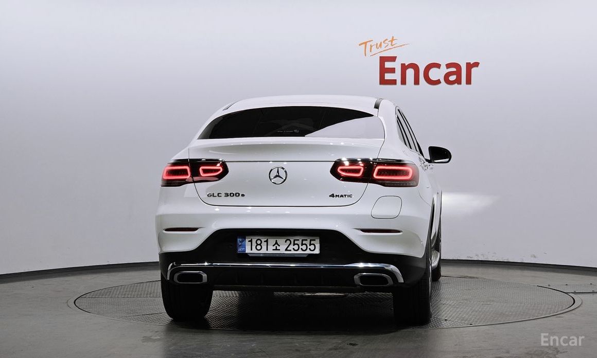 2021 Mercedes-Benz GLC I (X253) Рестайлинг GLC300e 4MATIC Coupe с пробегом 54 472 км