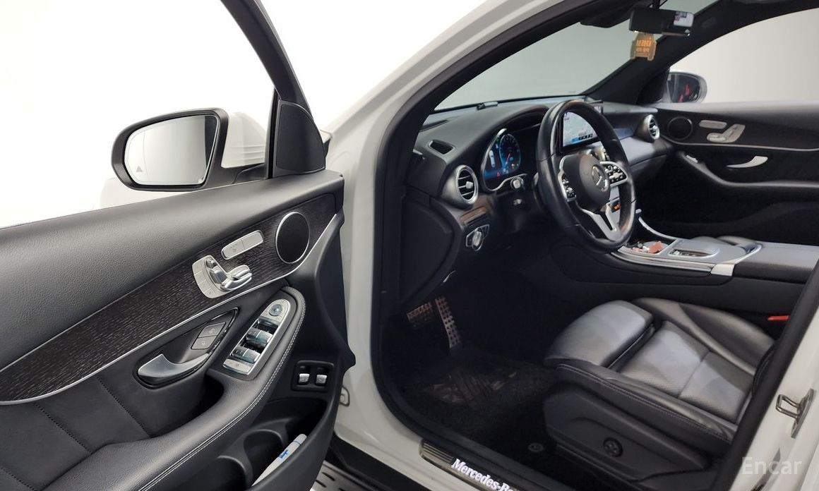 2021 Mercedes-Benz GLC I (X253) Рестайлинг GLC300e 4MATIC Coupe с пробегом 43 089 км