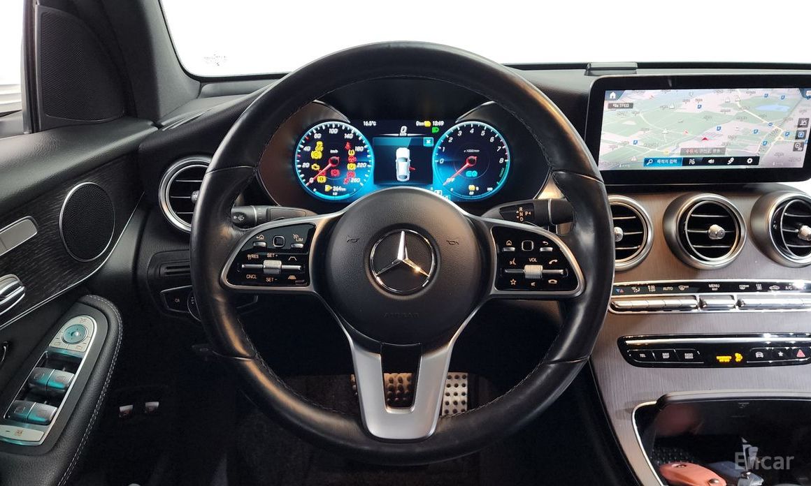 2021 Mercedes-Benz GLC I (X253) Рестайлинг GLC300e 4MATIC Coupe с пробегом 43 089 км