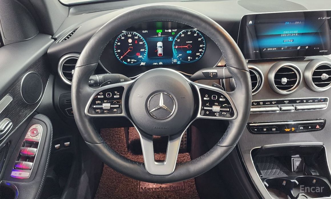 2021 Mercedes-Benz GLC I (X253) Рестайлинг GLC300e 4MATIC Coupe с пробегом 49 015 км