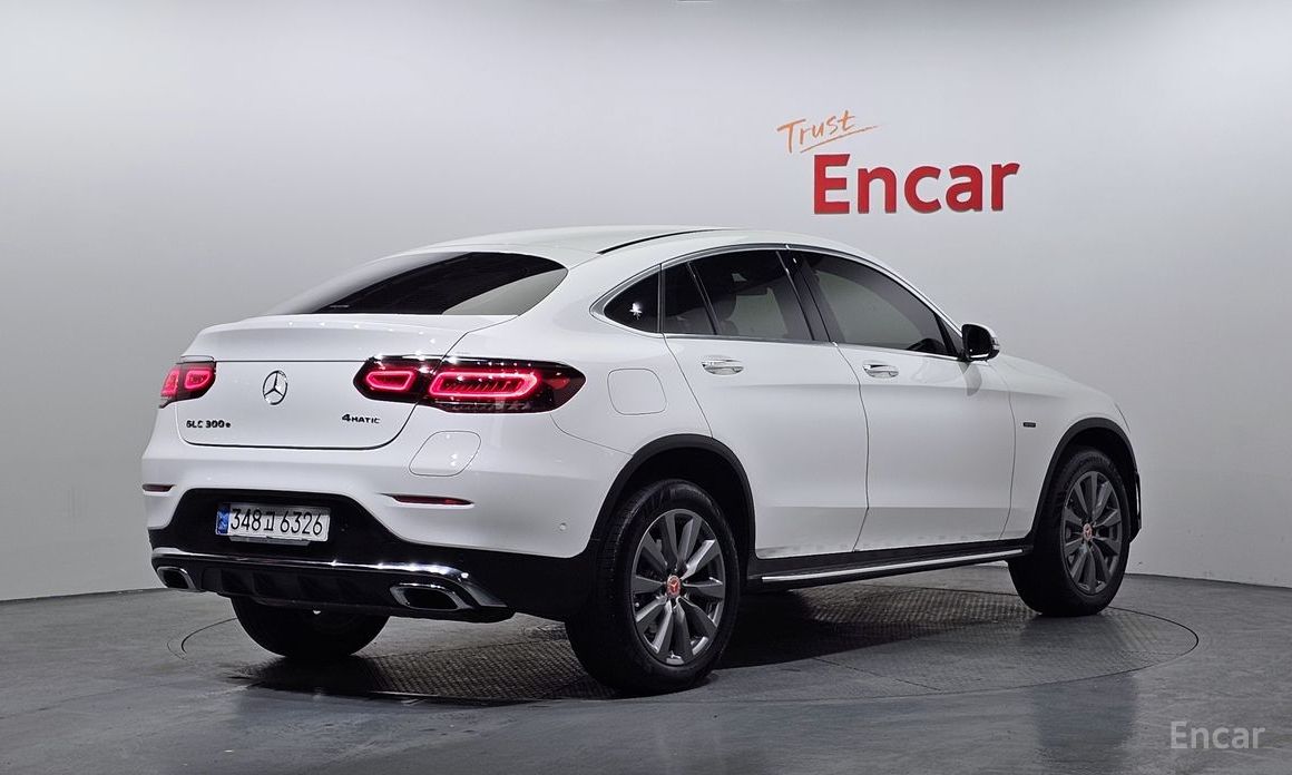 2021 Mercedes-Benz GLC I (X253) Рестайлинг GLC300e 4MATIC Coupe с пробегом 80 736 км