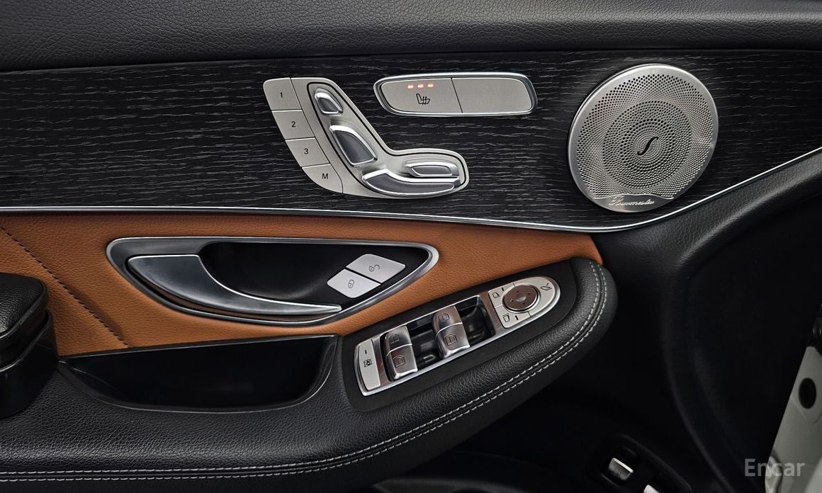 2021 Mercedes-Benz GLC I (X253) Рестайлинг GLC300e 4MATIC Coupe с пробегом 80 736 км
