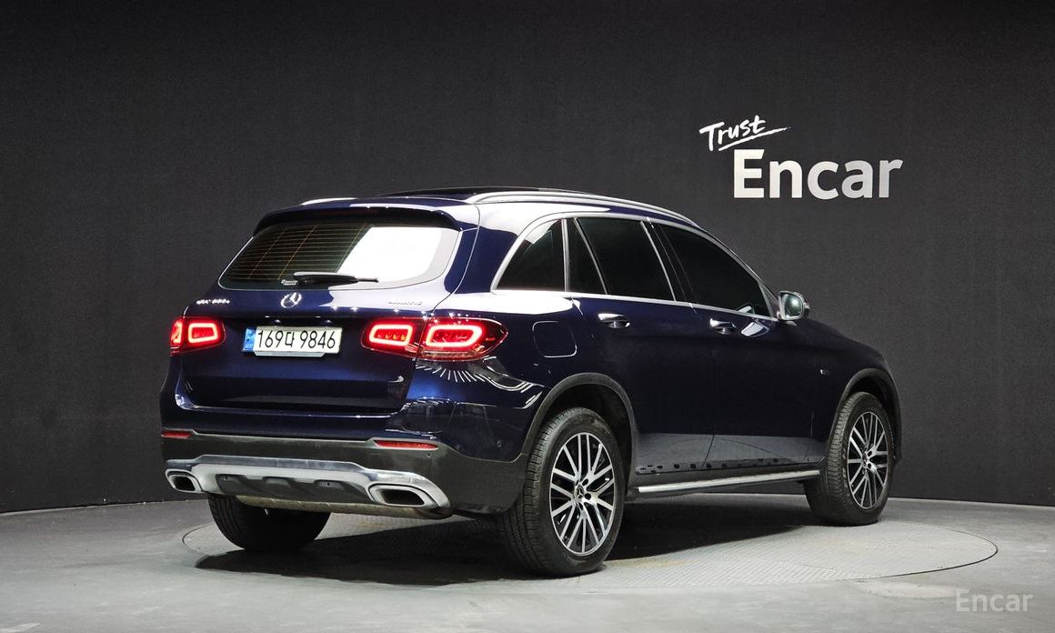 2021 Mercedes-Benz GLC I (X253) Рестайлинг GLC300e 4MATIC с пробегом 61 873 км