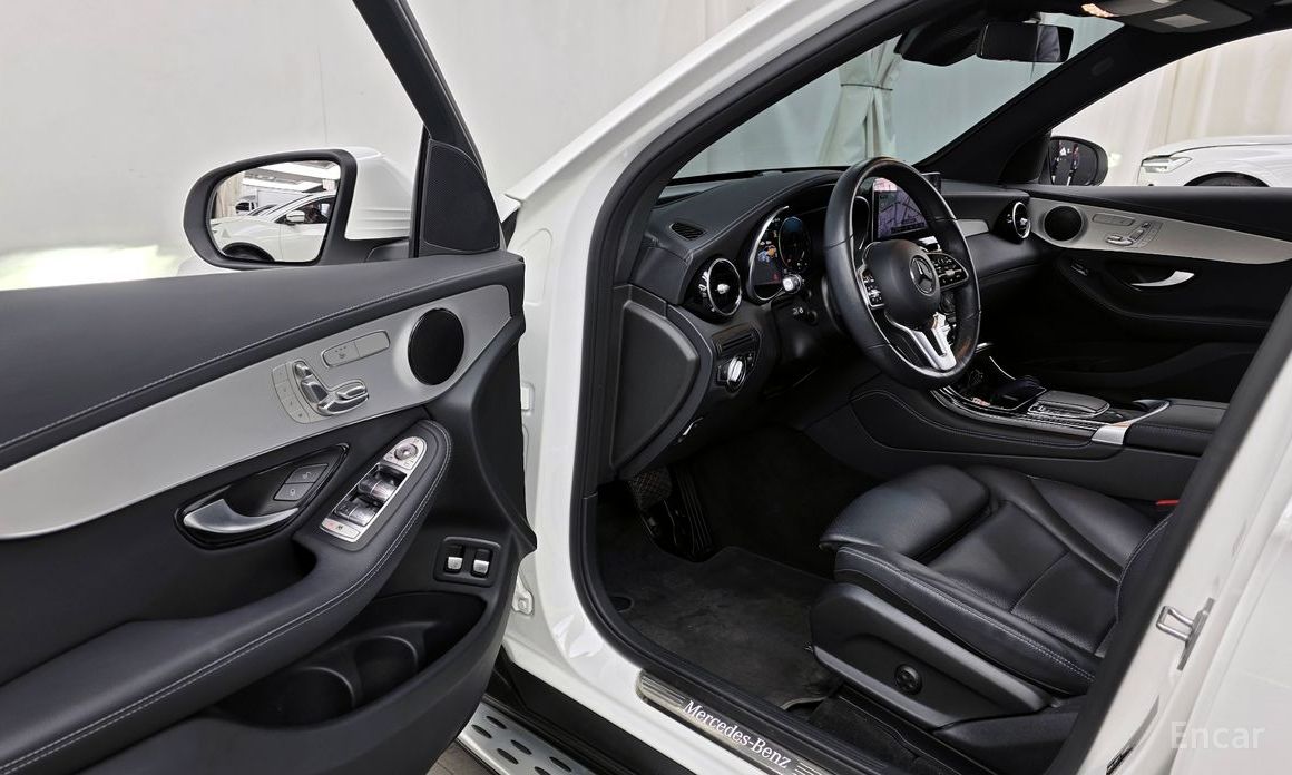 2021 Mercedes-Benz GLC I (X253) Рестайлинг GLC300e 4MATIC с пробегом 103 442 км