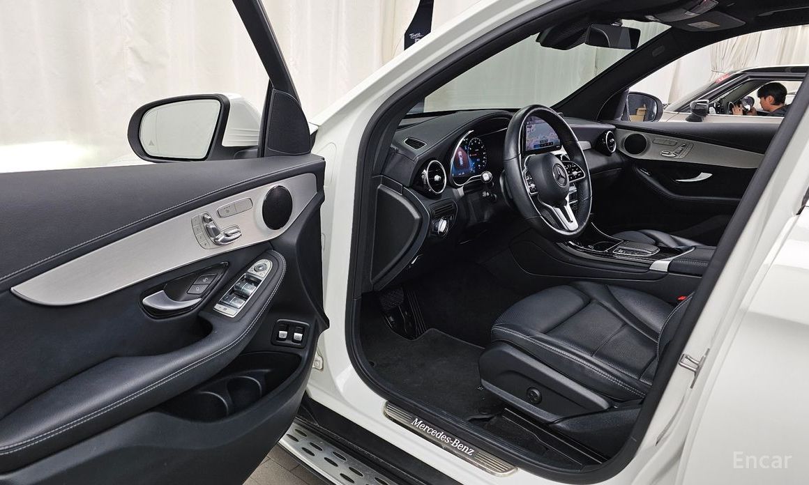 2021 Mercedes-Benz GLC I (X253) Рестайлинг GLC300e 4MATIC с пробегом 109 226 км
