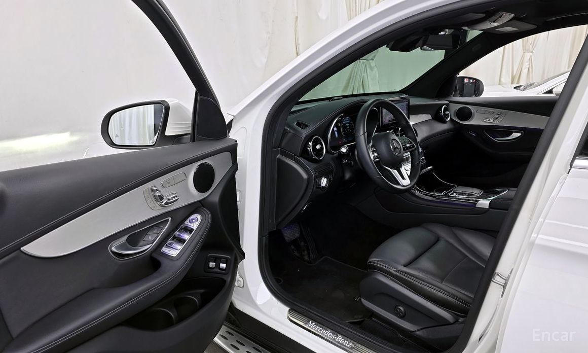 2021 Mercedes-Benz GLC I (X253) Рестайлинг GLC300e 4MATIC с пробегом 72 854 км