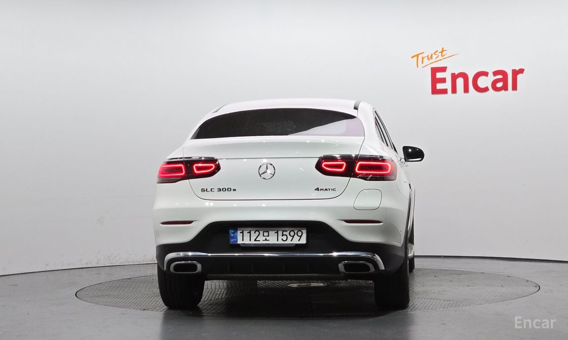 2021 Mercedes-Benz GLC I (X253) Рестайлинг GLC300e 4MATIC Coupe с пробегом 58 952 км