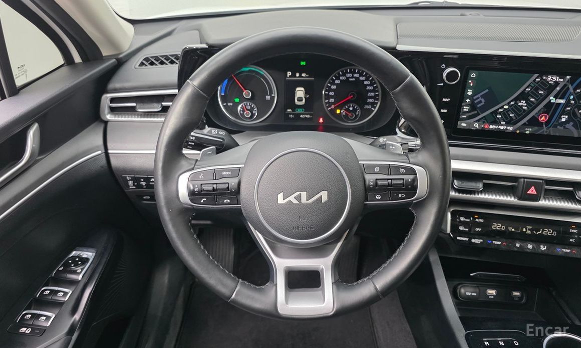 2022 Kia K5 III Trendy с пробегом 42 743 км