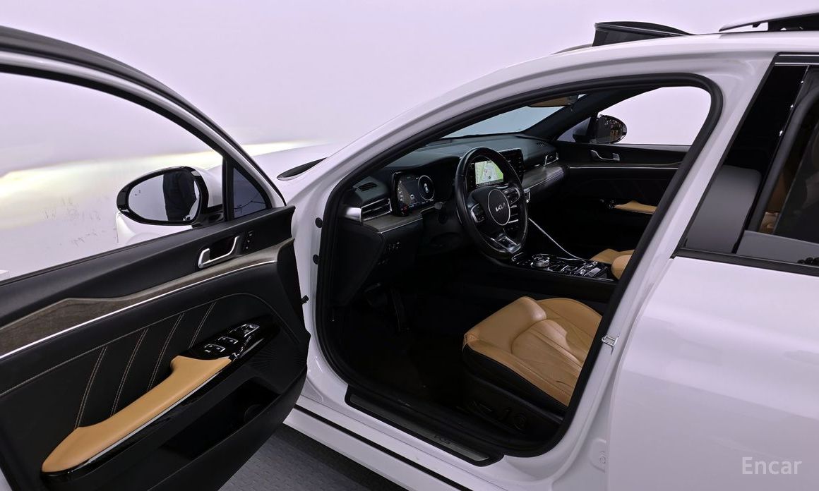 2022 Kia K5 III Signature с пробегом 57 245 км