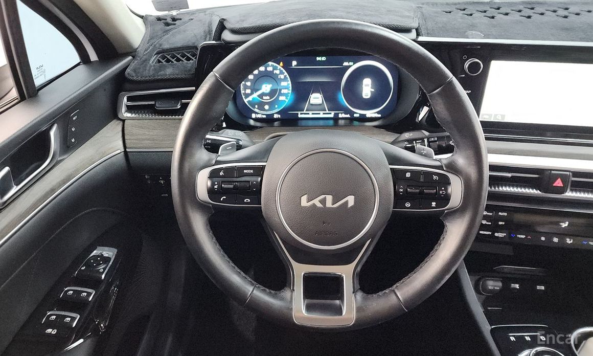 2022 Kia K5 III Signature с пробегом 80 404 км