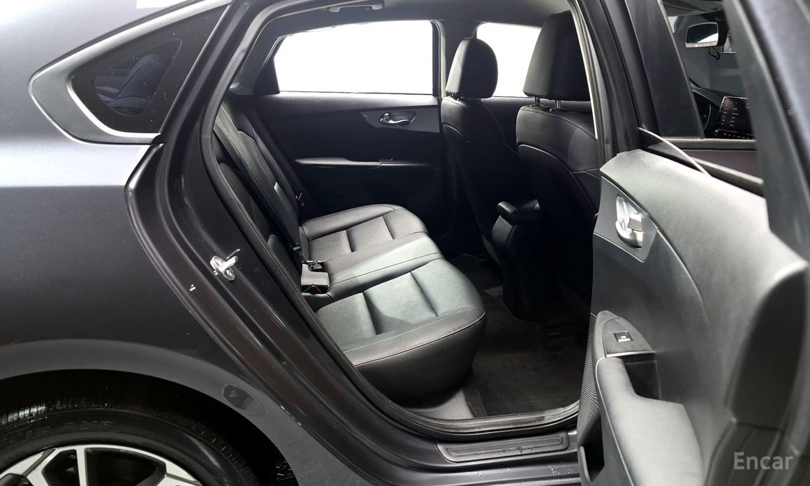 2022 Kia K3 II Рестайлинг 1.6 Prestige с пробегом 80 225 км