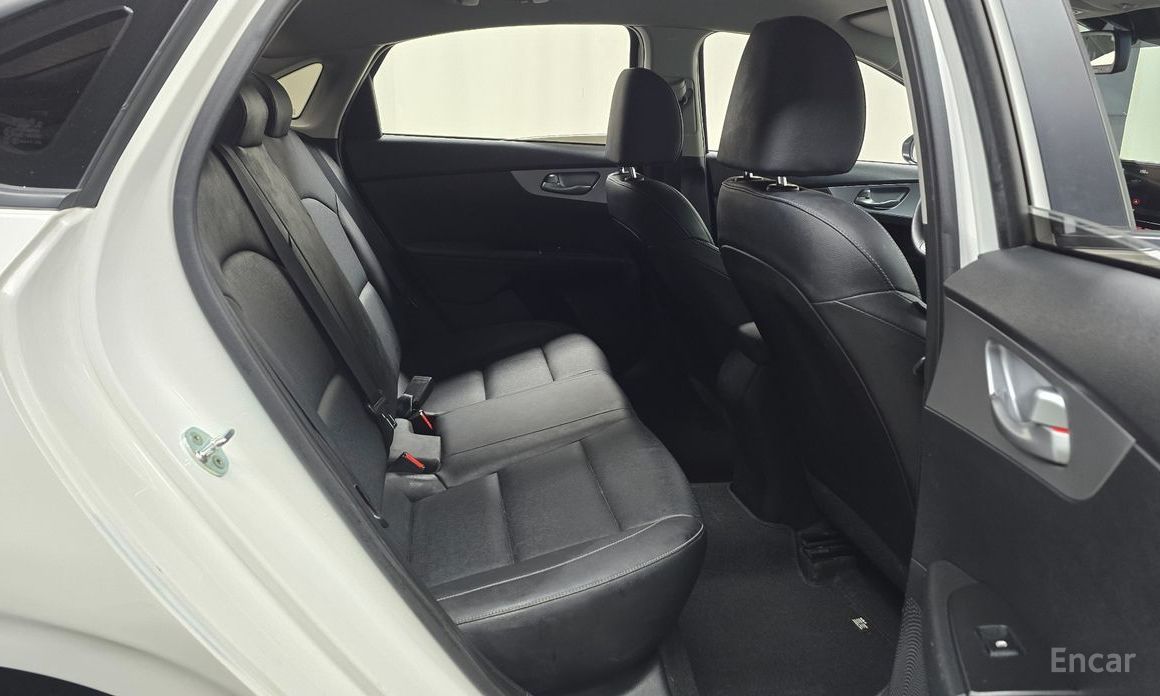 2022 Kia K3 II Рестайлинг 1.6 Trendy с пробегом 113 214 км