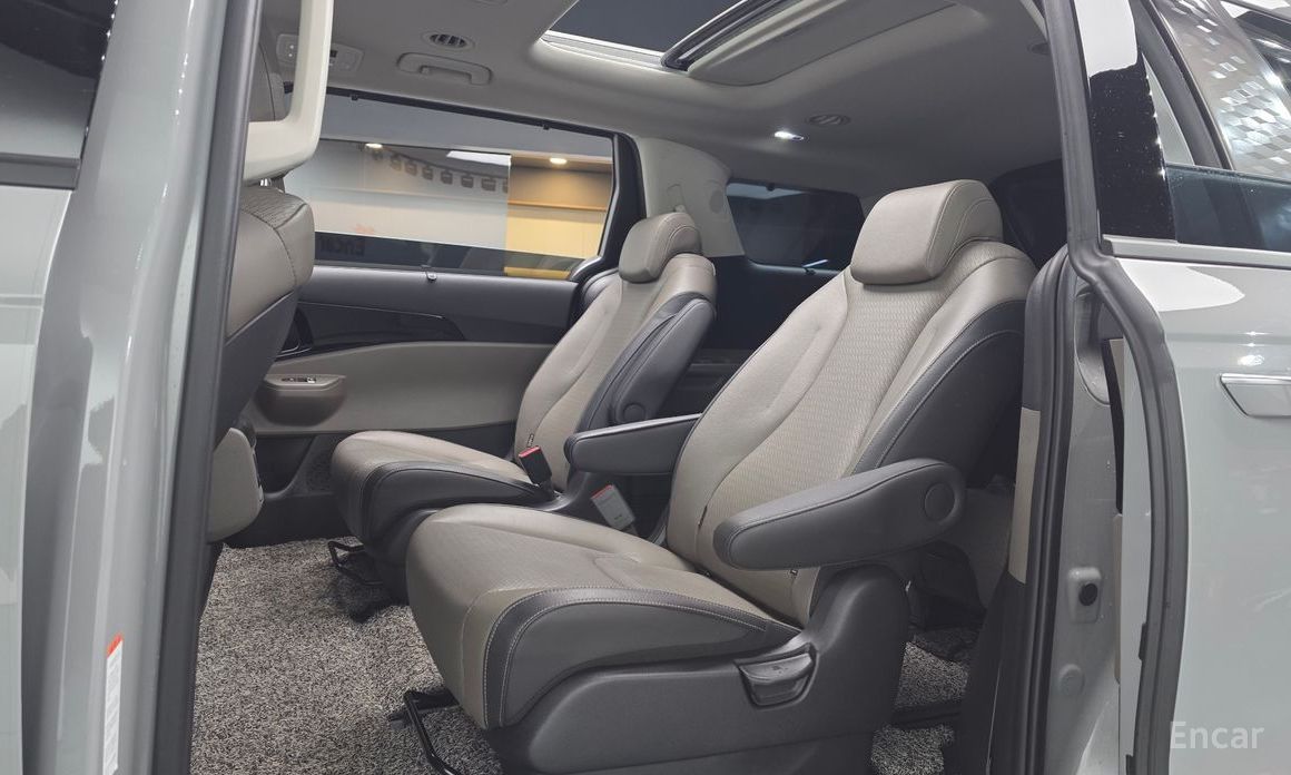 2024 Kia Carnival IV Рестайлинг 9-Seater Gravity с пробегом 45 734 км