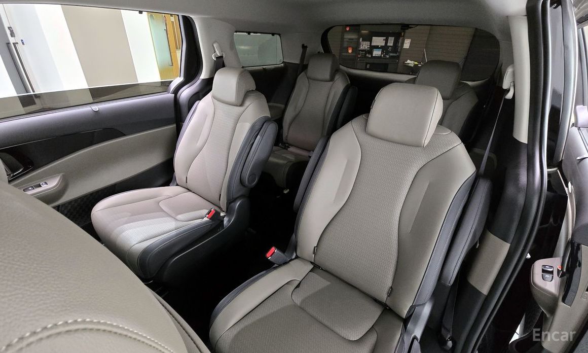 2024 Kia Carnival IV Рестайлинг 9-Seater Signature с пробегом 17 860 км