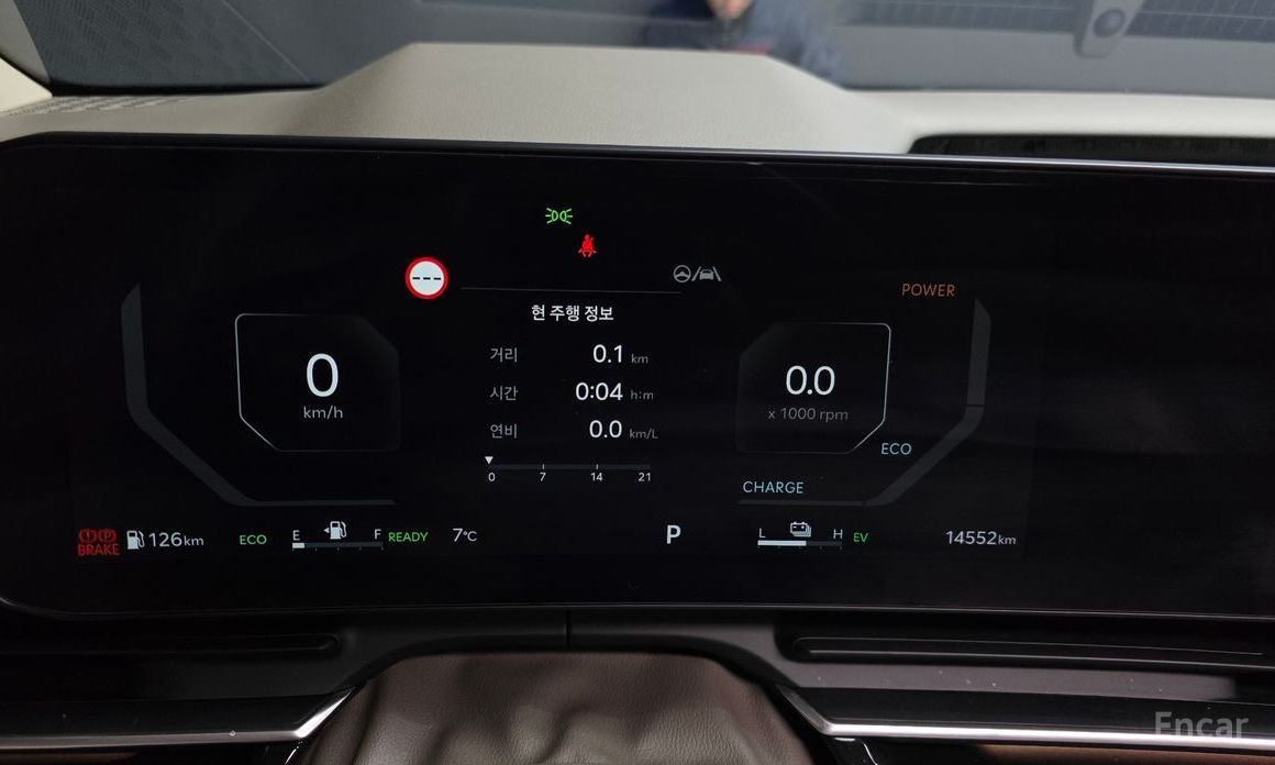 2025 Kia Carnival IV Рестайлинг HEV 9seater Gravity с пробегом 14 552 км