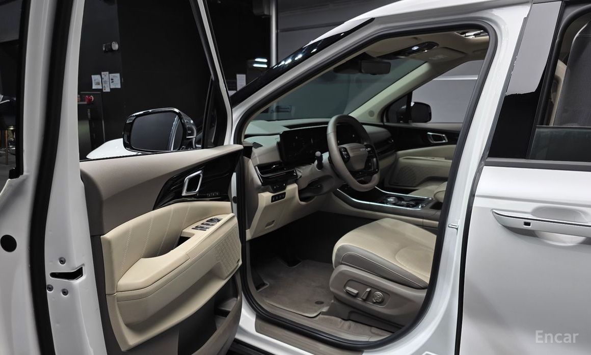 2025 Kia Carnival IV Рестайлинг HEV 9seater Gravity с пробегом 14 552 км