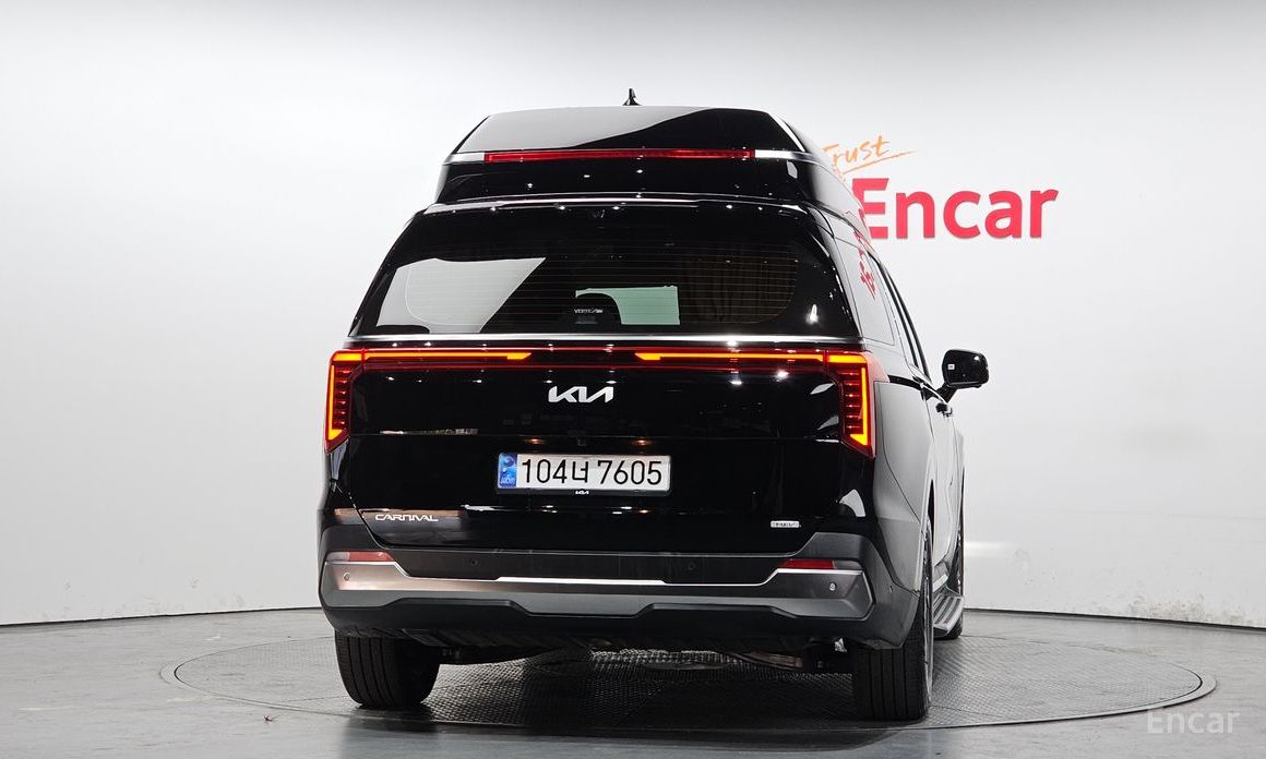 2025 Kia Carnival IV Рестайлинг HEV 9-Seater Hi-Limousine Signature с пробегом 16 140 км
