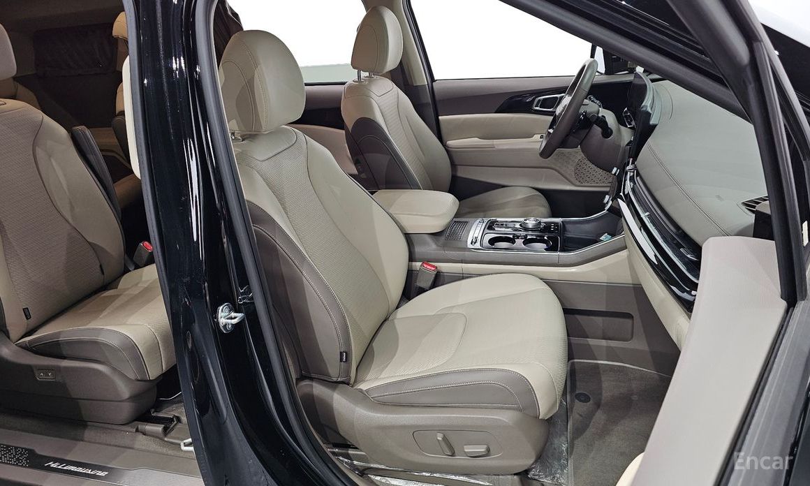 2025 Kia Carnival IV Рестайлинг HEV 9-Seater Hi-Limousine Signature с пробегом 16 140 км