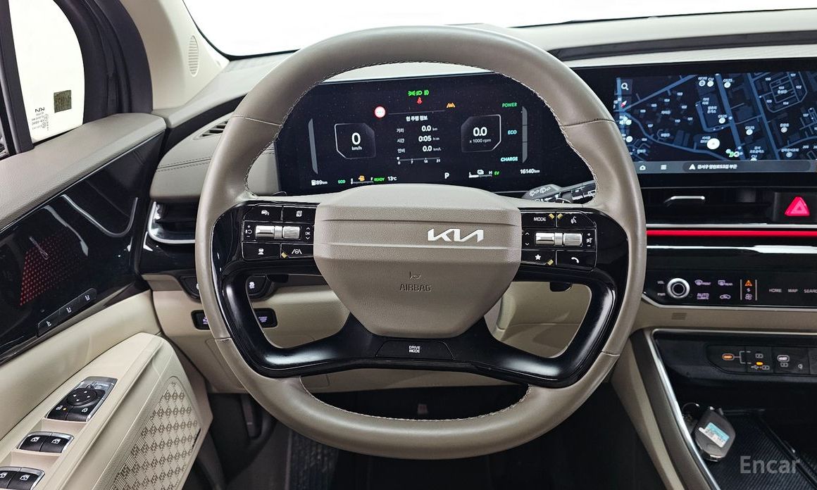 2025 Kia Carnival IV Рестайлинг HEV 9-Seater Hi-Limousine Signature с пробегом 16 140 км