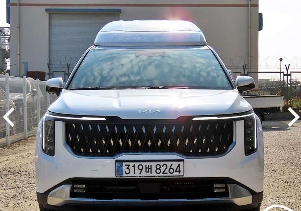 2024 Kia Carnival IV Рестайлинг HEV 9-Seater Hi-Limousine Signature с пробегом 9 908 км